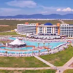 Aquasis De Luxe & Szálloda