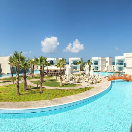 מלון Aquasis De Luxe & 5*