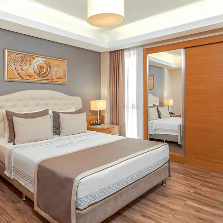 Aquasis De Luxe & Hotel 5*