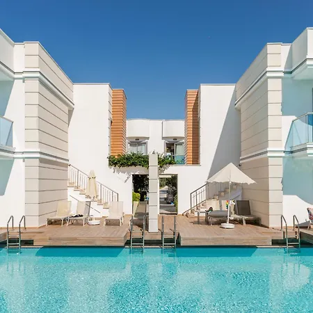 Aquasis Deluxe & Spa 5*