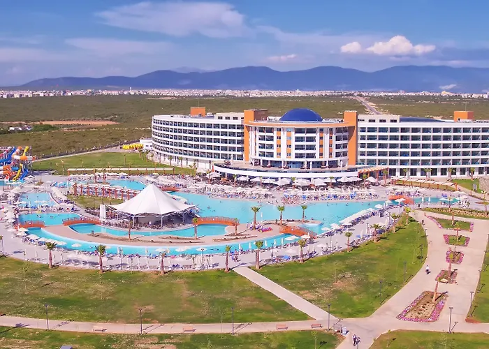 Aquasis De Luxe & Hotel