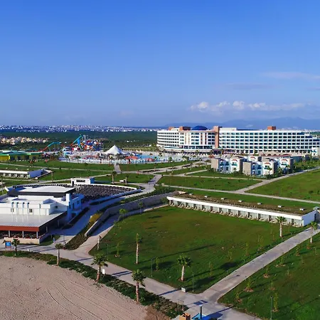 Aquasis De Luxe & Hotel 5*
