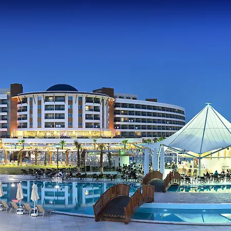 Aquasis De Luxe & Hotell 5*