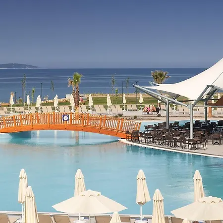 Aquasis De Luxe & Hotell 5*