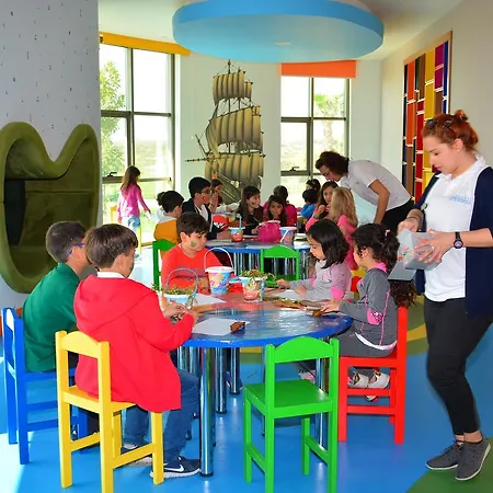 Aquasis De Luxe & Hotell 5*